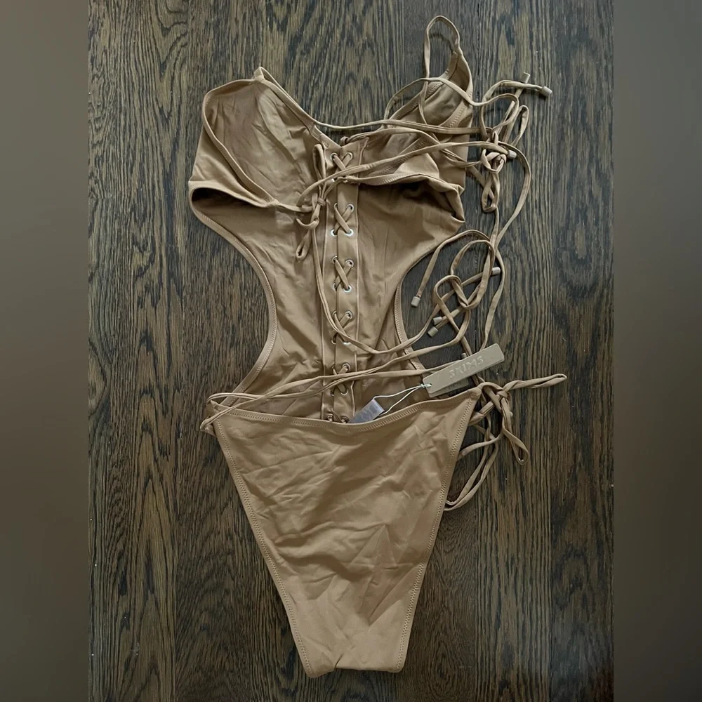 🤎SKIMS SWIM MONOKINI LACE UP SWIMSUIT IN ALMOND 2X